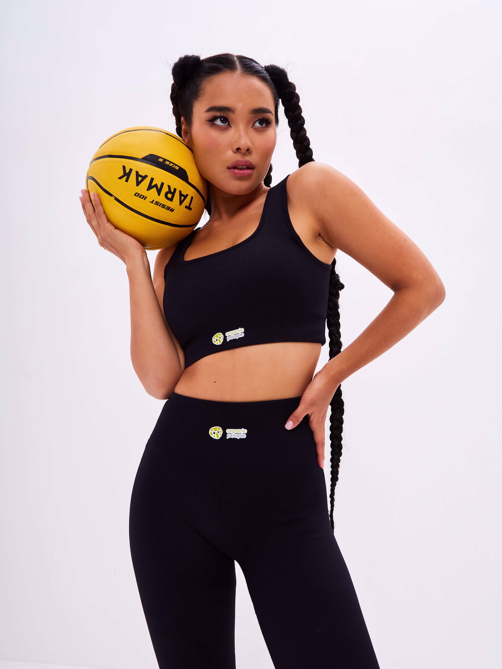 Стильный бесшовный комплект топ + леггинсы