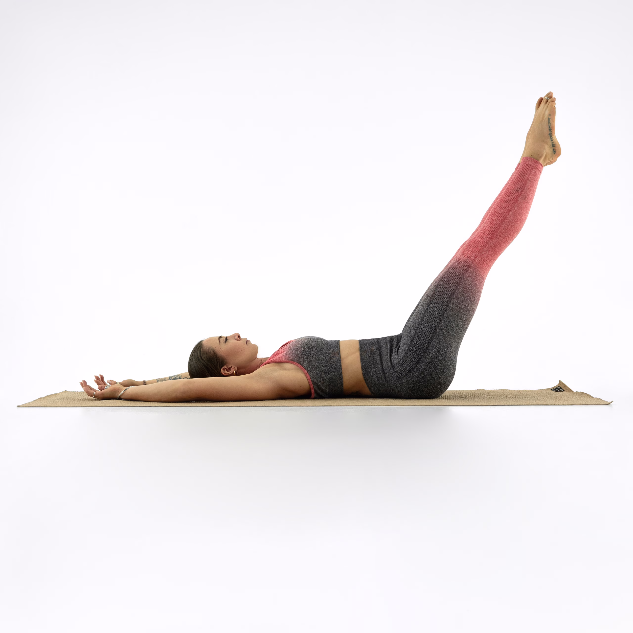 42 Урдхва Прасарита Падасана 1