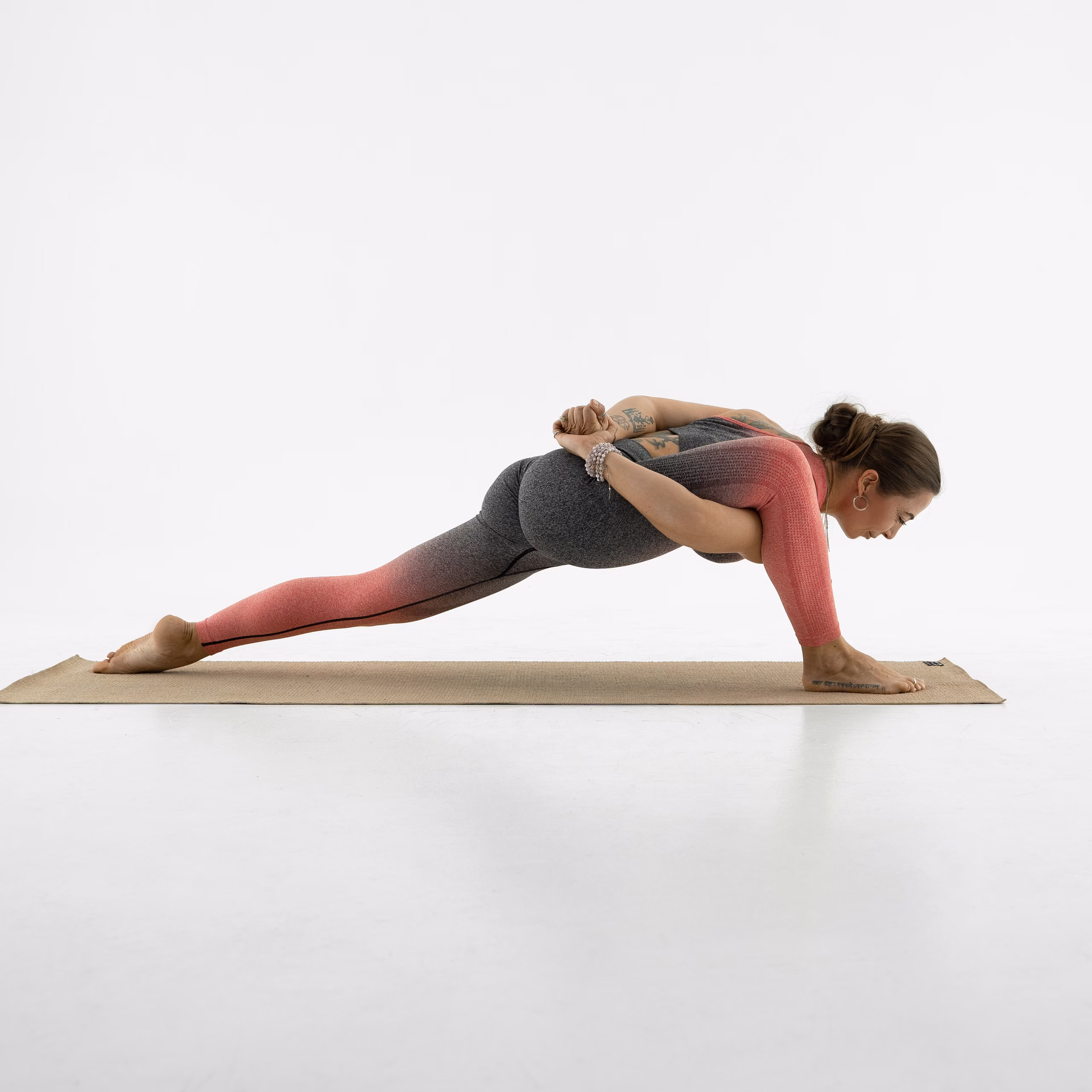 45 Уттан Приштхасана 5