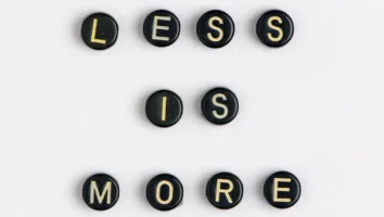 Апариграха и&nbsp;современная практика: как отказ от&nbsp;лишнего ведет к&nbsp;внутренней свободе